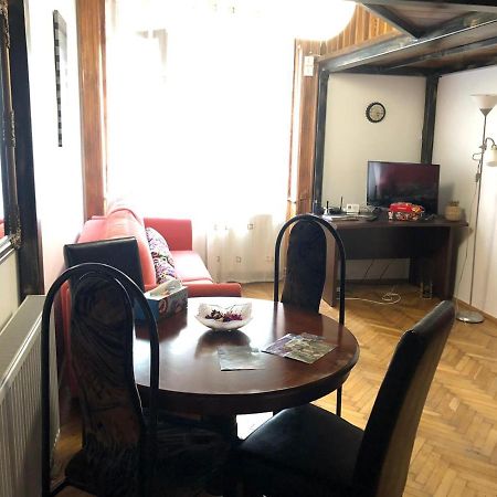 Dalina'S Art Corner Apartment Орадеа Екстериор снимка